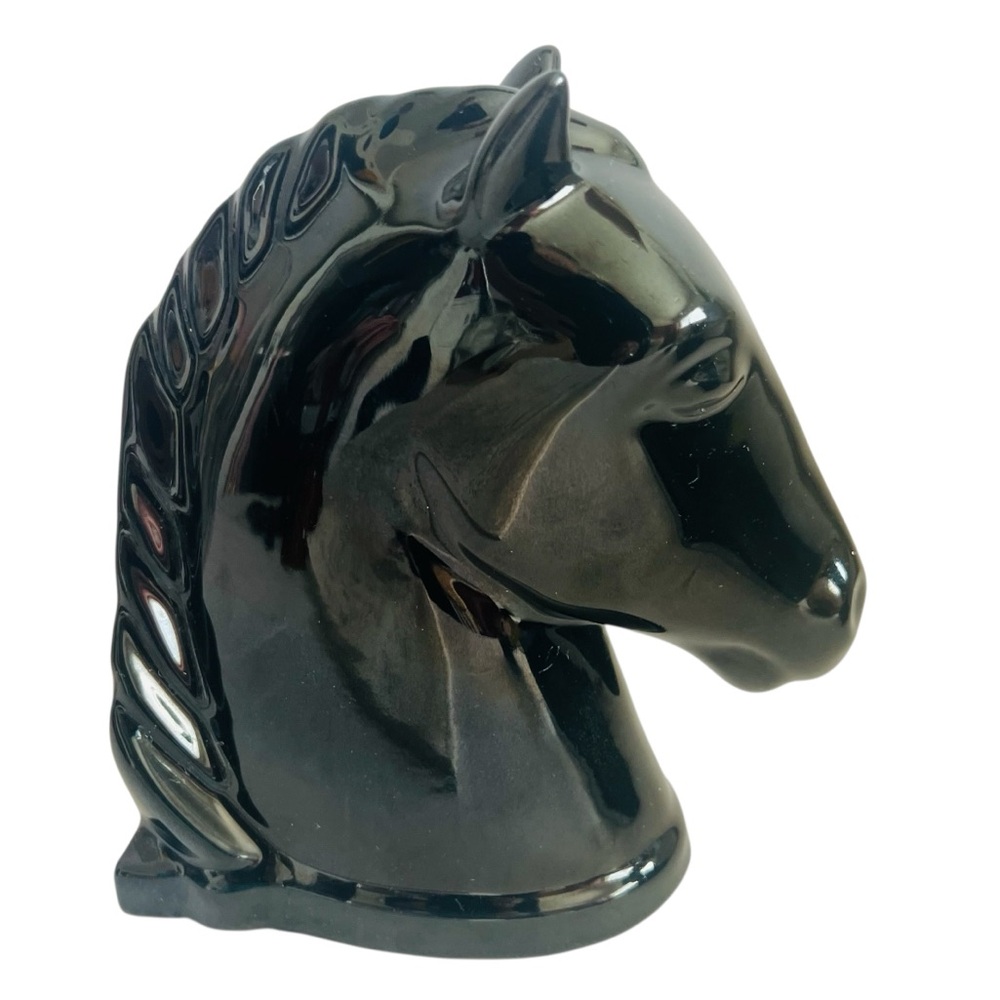 Vintage Abingdon Pottery Black Glazed Horse Head Book End
USA 
6 1/2”X6”
▪️C202